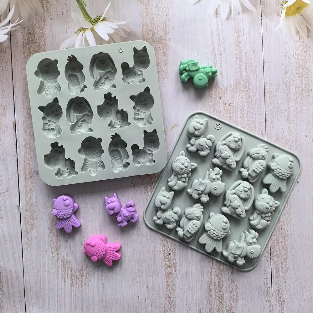12-grid Silicone Reusable Chocolate Mold, 1 Count Animal Shaped Cake Baking Mold, DIY Handmade Jelly Dessert Mold, Silicone Molds, Kitchen Supplies, Home Baking Supplies