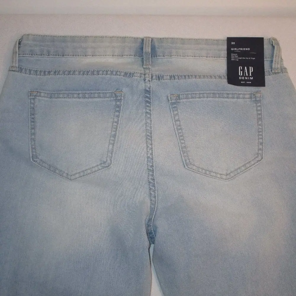 Women's New Gap Girlfriend Mid Rise Slim Leg Stretch jeans Size 30  #682