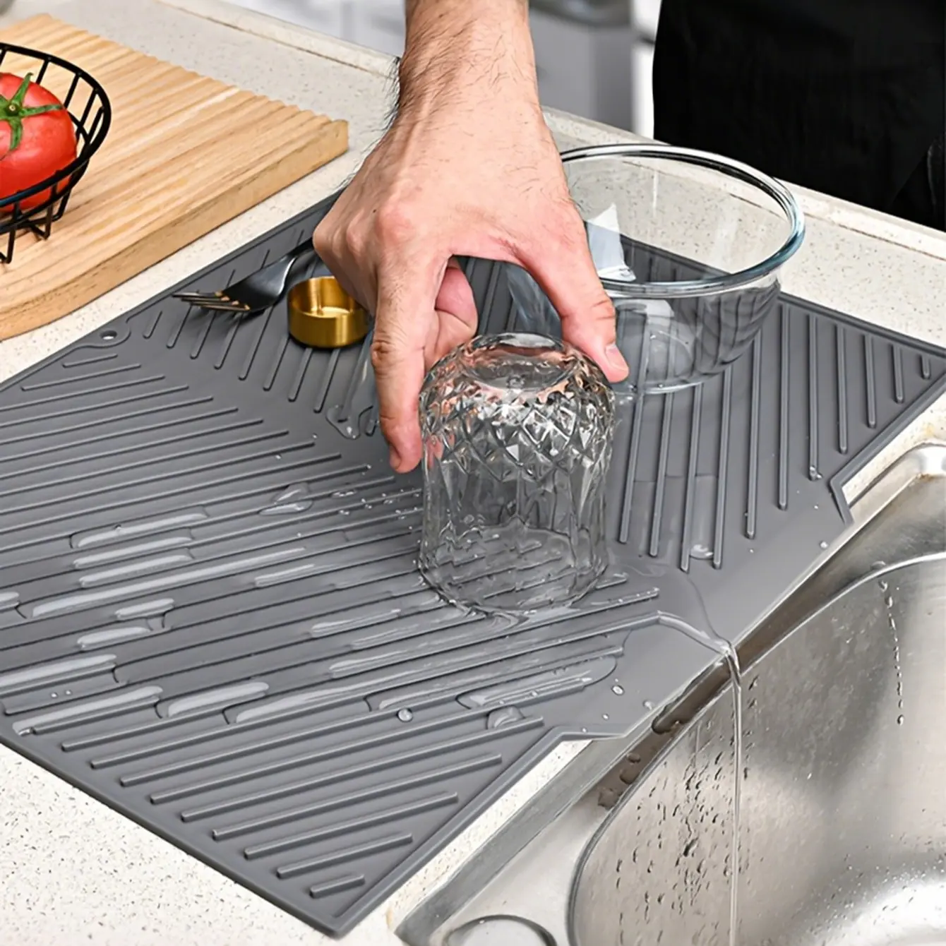 1pc Silicone Kitchen Splash Guard Mat And Drying Mat, Anti-Slip Countertop Mat with Drainage Holes, Non Slip Mat, Compact Size, Suitable for Sinks, Stoves, Tables, Versatile Use, Easy to Clean, Space-Saving Design, Ideal for Home And Commercial Kitchens