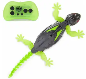Remote Control Wall Crawler Gecko - Realistic Lizard Movements, LED Eyes, 2.4G RC, Perfect Interactive Toy for Kids & Viral Prank Videos