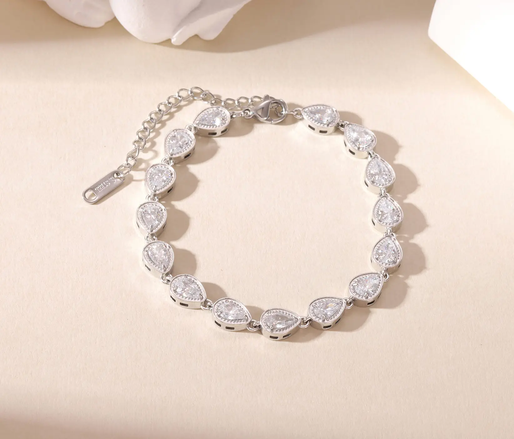 Silver diamond pear cut bracelet 16k gold plated stainless steel adjustable bracelet for women elegant teardrop crystal wrist jewelry minimalist fashion accessory for everyday wear weddings parties anniversaries gift
