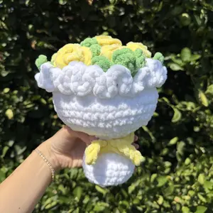 Crochet Chunky Rose Flower Bouquet - Adorable Handmade Craft with Soft Material and Cute Design, Perfect for Decor or Gift