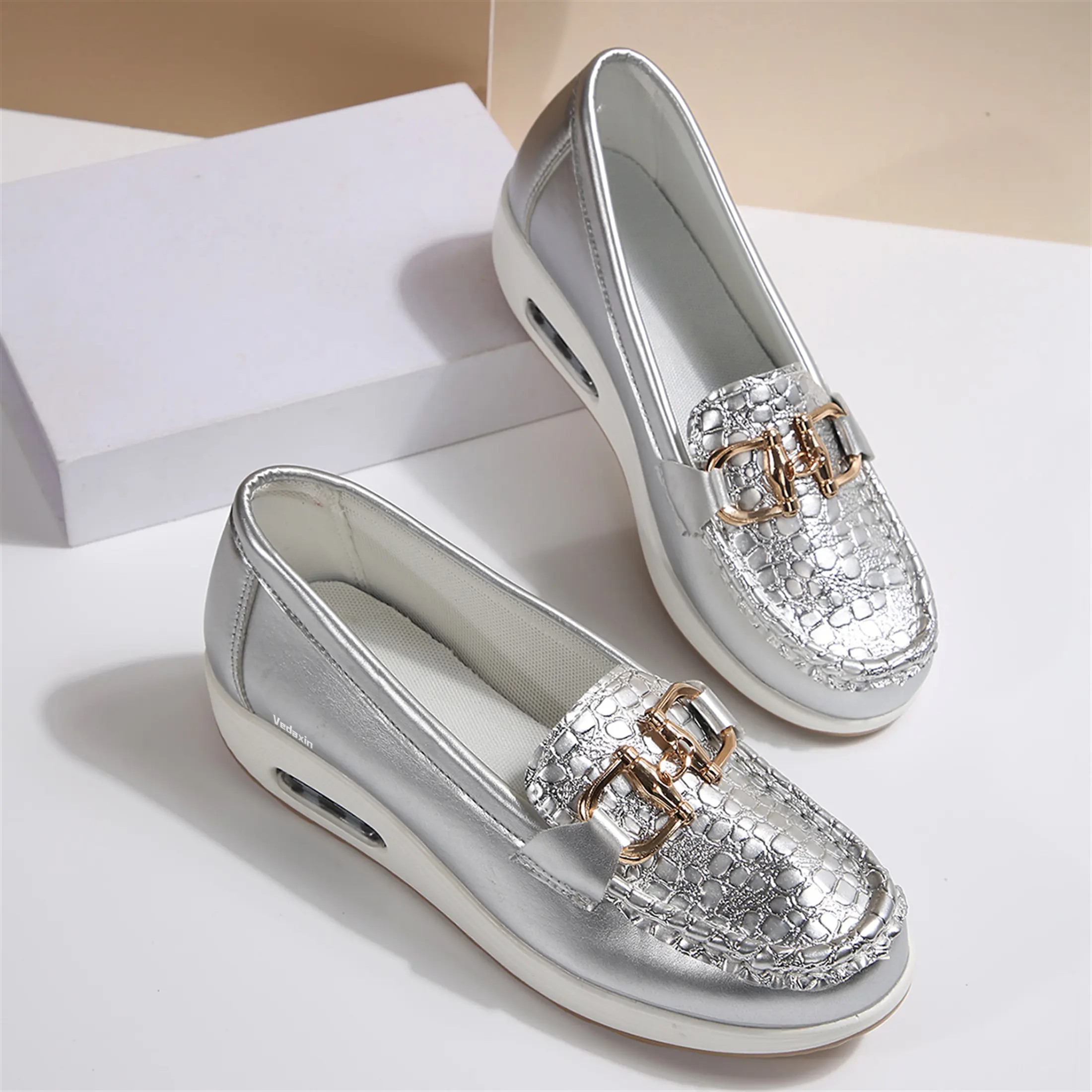 Women's Slip-On Loafers Comfortable Non-Slip Walking Fashion Dress Shoes