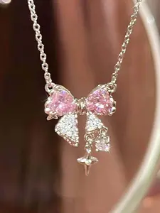 Delicate Bowknot Necklace, Elegant Gift for Women, Exquisite Jewelry Gift, Perfect for Special Occasions and Everyday Wear