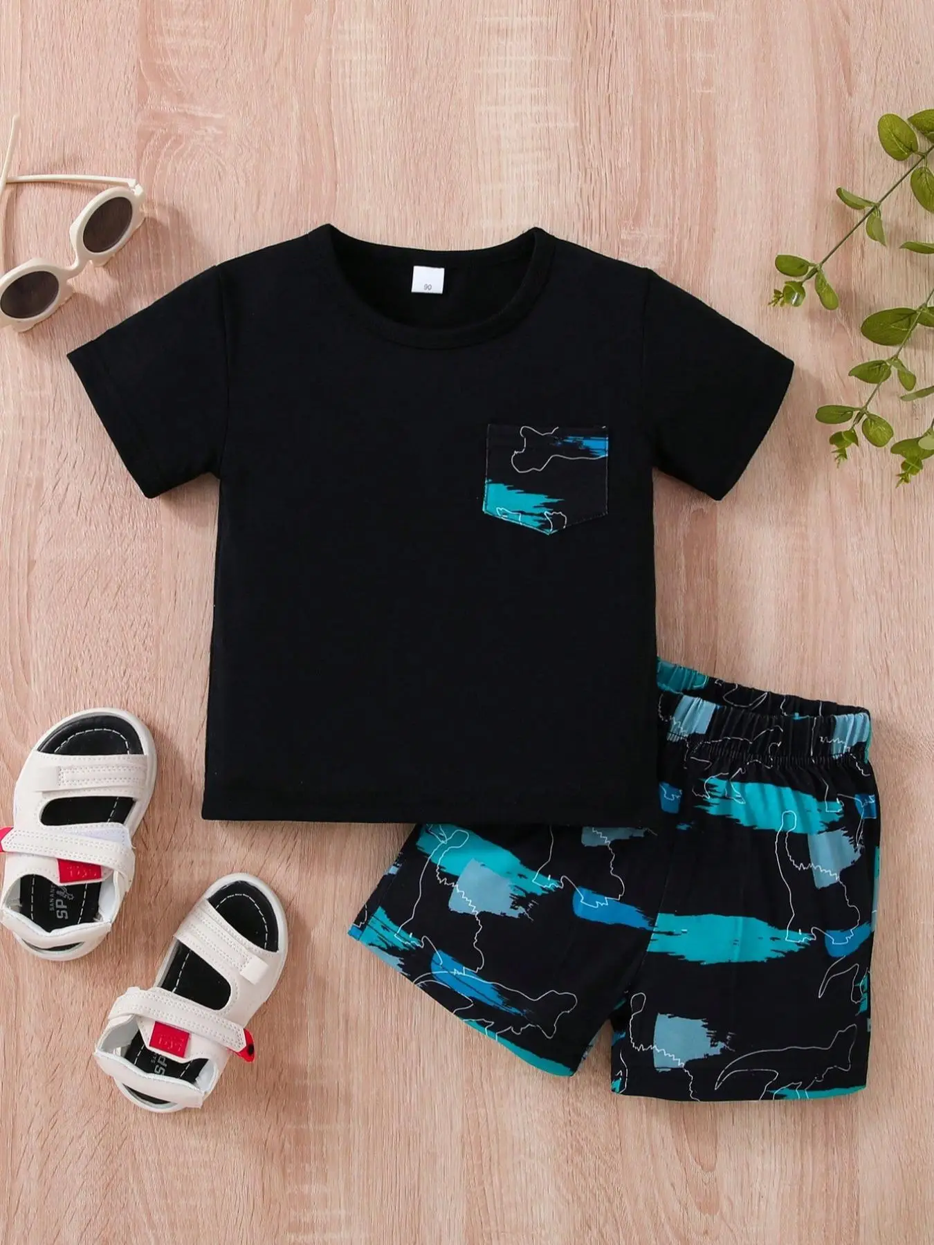 Two-Piece Set Boy's Colorblock Print Short Sleeve Tee & Shorts, Casual Round Neck T-shirt & Shorts for Summer, Kids Clothes for Daily Wear