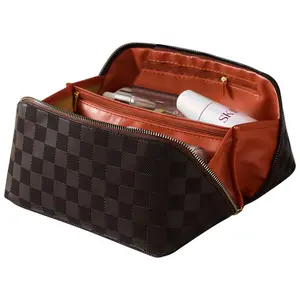 Large Capacity Makeup Bag – Portable Travel Cosmetic Bag for Women, Waterproof PU Leather Checkered Organizer with Dividers and Handle, Toiletry Bag for Cosmetics, Gifts for Women
