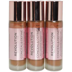Base de Maquillaje Conceal & Define F13.2 Revolution - Venta al por Mayor 3 Unidades (1089302)