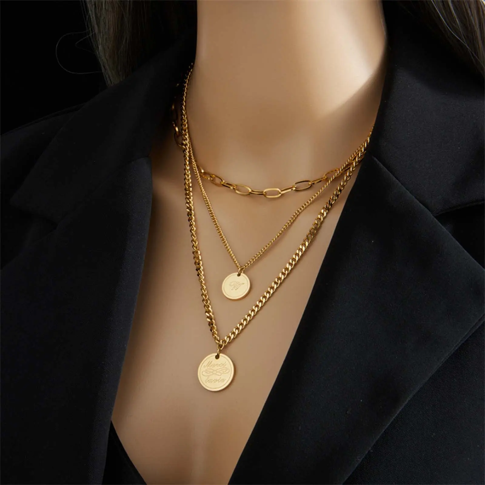 Modern 3-Tier Pendant Necklace for Women, Gold-Tone Layered Clavicle Chain with Round Pendant, Lightweight Fashionable Accessory, Multilayer Necklace