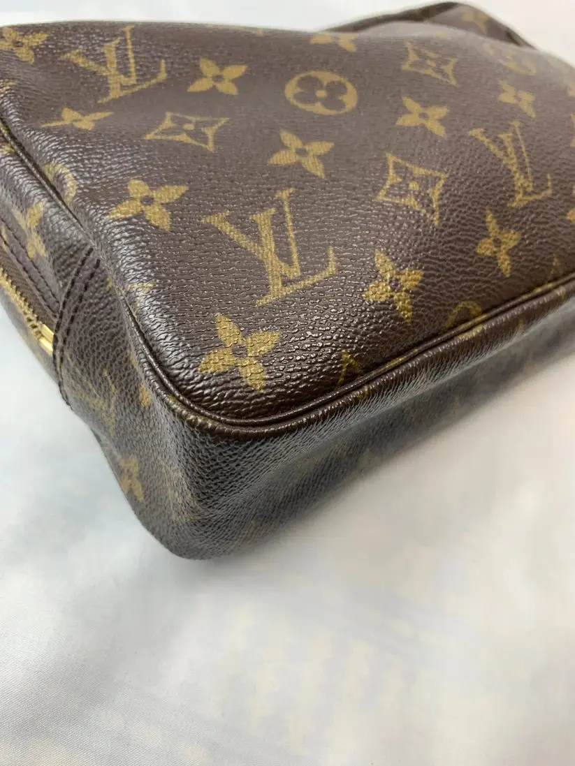 Pre-owned Louis Vuitton Coated Canvas Toiletry Bags Trousse Toilette 23