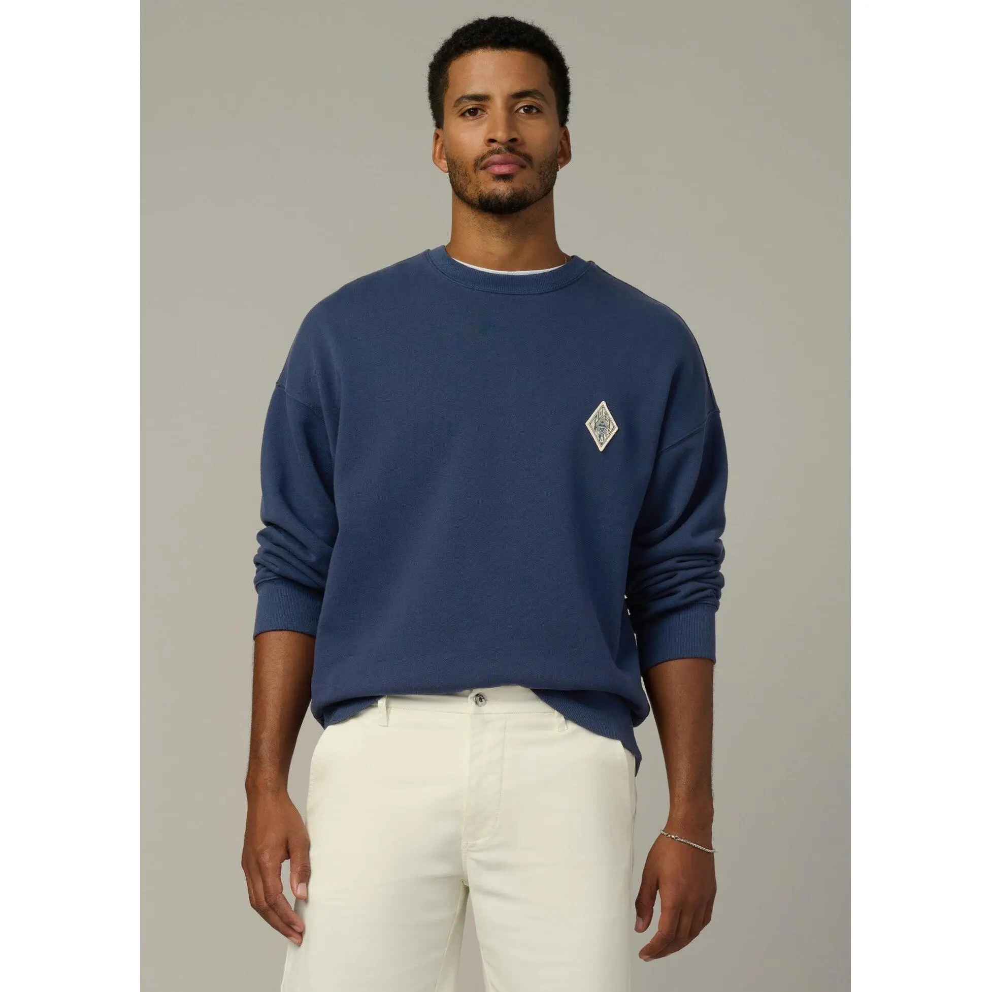 EMBROIDERY CHEST PATCH SWEATSHIRT