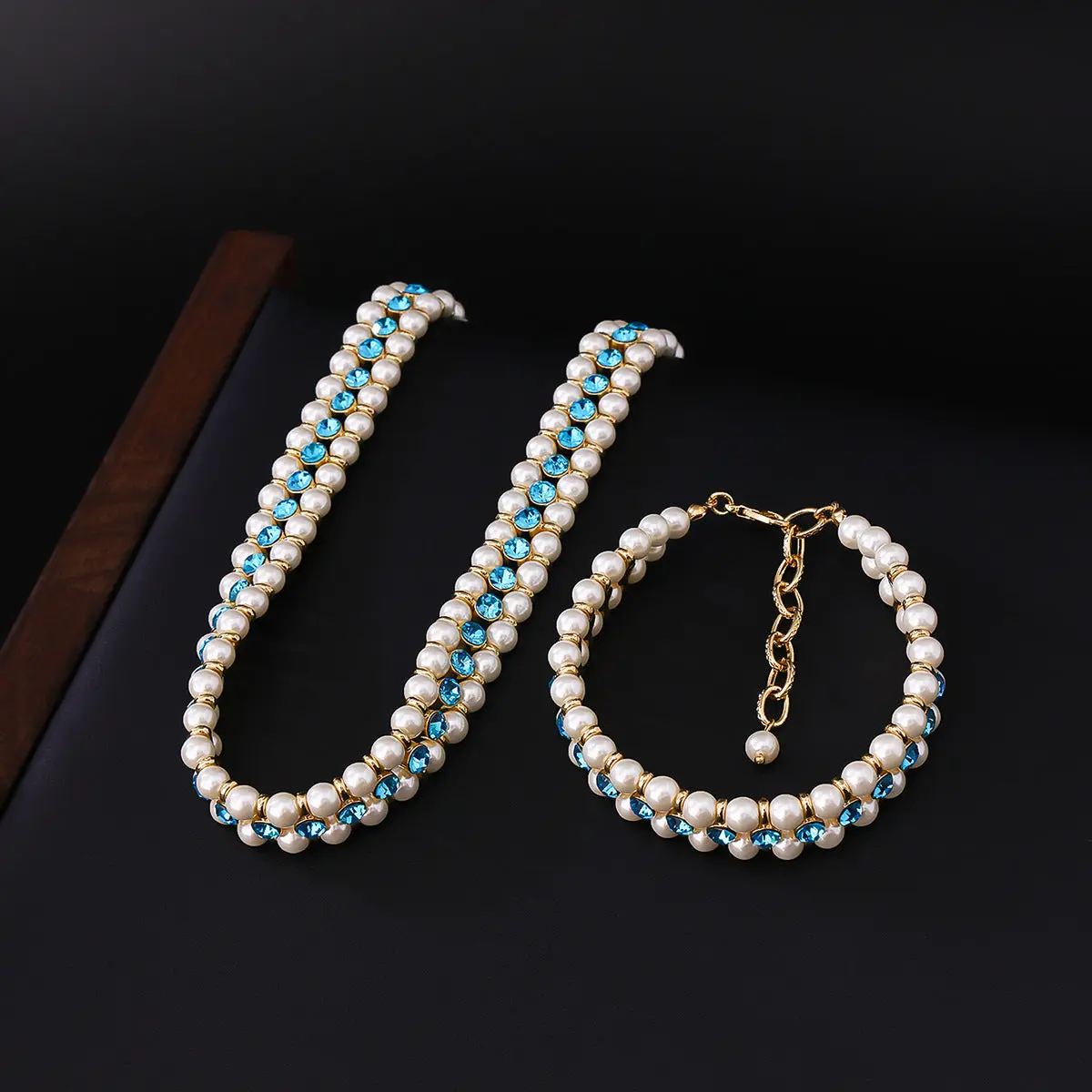 French-style Light-luxury Pearl And Diamond Necklace