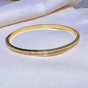 18K Gold Light Luxury Diamond-Studded Bracelet for Women Waterproof & Fade-Resistant Minimalist & Trendy Design Versatile for Everyday Wear