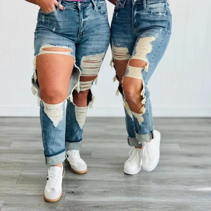 Women's Straight Leg Jeans for Petite Frames, Full Length Denim Pants for Everyday Casual Outfits
