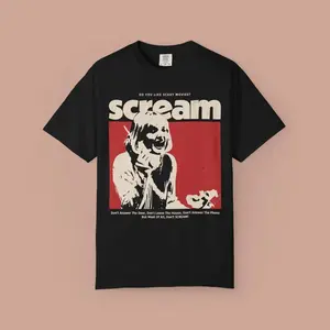 Comfort Colors Scream Horror Halloween Graphic Tee. Retro 90's Cult Movie Shirt Four-season casual short-sleeved T-shirt, sports T-shirt, sport and casual wear, home and casual wear.
