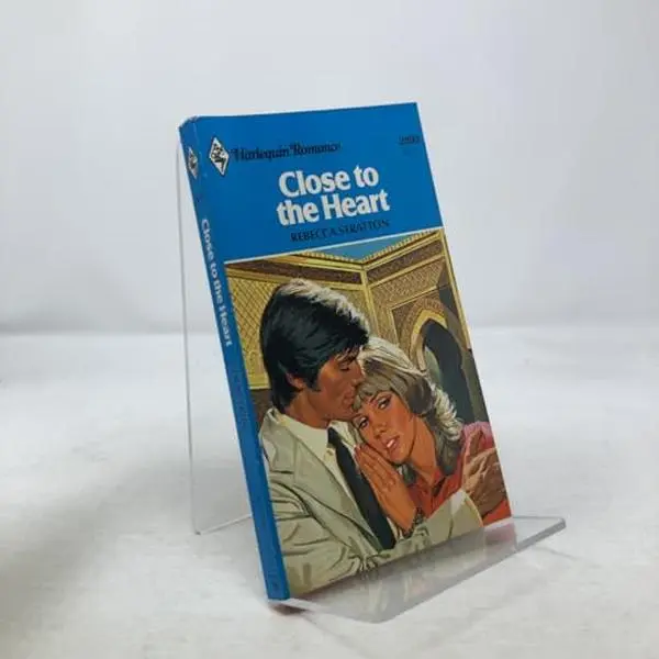 USED-Close to the Heart (Harlequin Romance #2303) by Rebecca Stratton (Paperback)