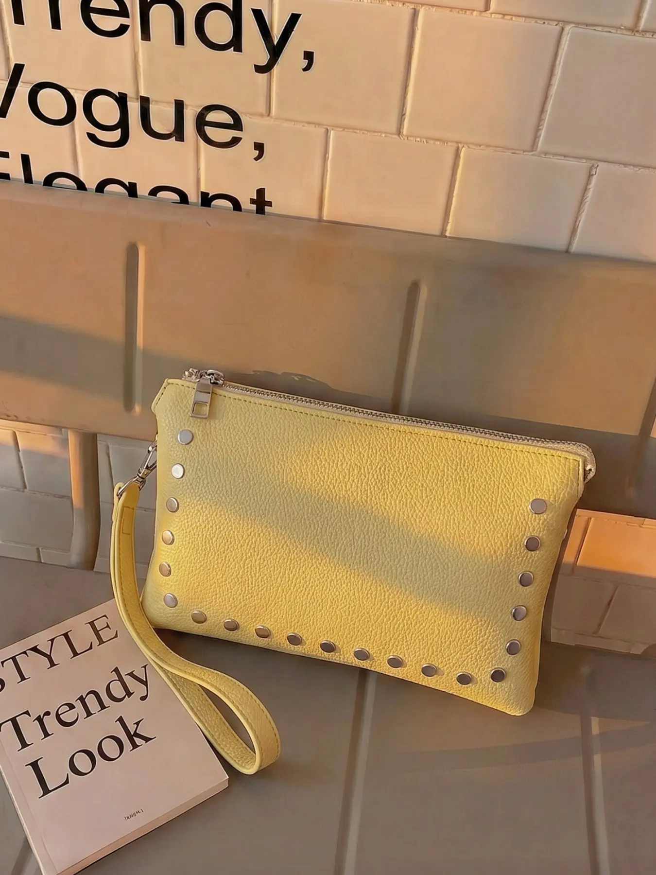 Simple Dragon Fruit Pattern Rivet Handbag, Soft Leather Texture, Lightweight Commuter Casual Shoulder Bag, Versatile Daily Phone Organizer, Fashionable Purse
