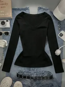 Women's Slim-fit Black Long-sleeve V-neck Top, Soft Stretch Fabric, Trendy Street-style Layering Essential Tee