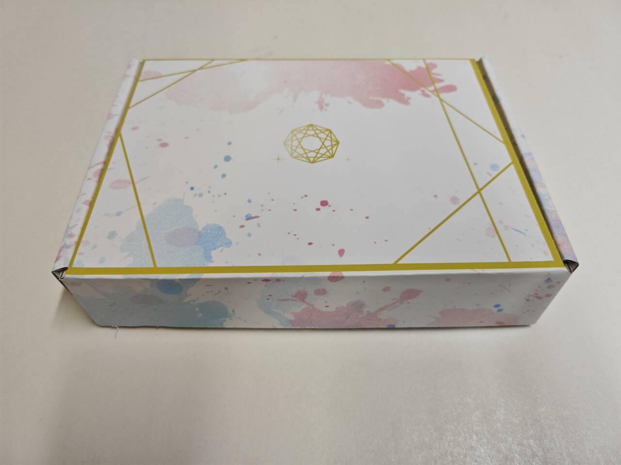 MYLOCKME 1 pcs  Exclusive White Gift Box Giveaway