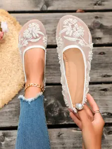 2026 Summer New Women's Mesh Embroidered Flat Shoes, Boho Flats, Floral Pearl Decor, Breathable Slip-On Casual Shoes, Boho Style