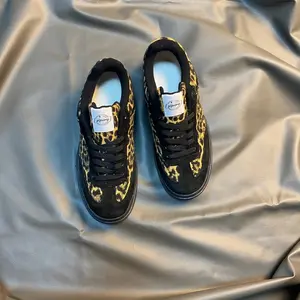 Large-size wide-head leopard print sneakers, street-style vintage Decon sneakers for couples