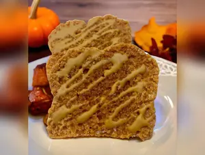 Caramel Pumpkin Swirl Bread Wax Melts. 4 oz. Bread Wax Melts/Soy Wax Melts/Strongly Scented Wax Melts/Wax Tarts for Wax Warmers/. 2 Pieces.