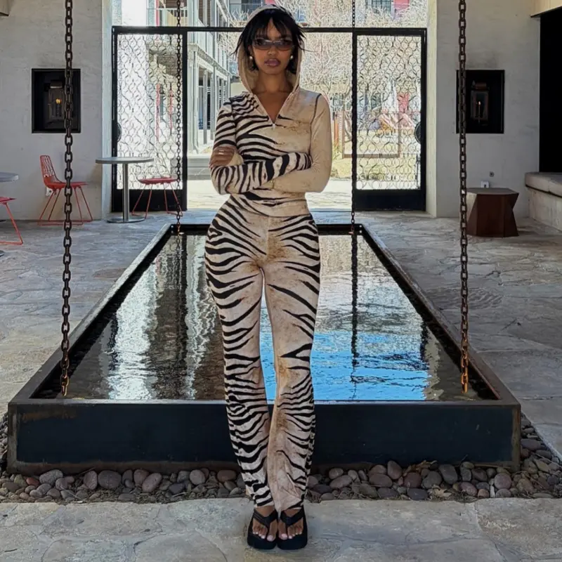 Women's Tiger-Print 2 Piece Sets, Athletic Long Sleeve Hooded Top and Slim-Fit Pants, Casual Outfit Set for the Gym Baddie Lady, Animal Print, Womens Fitness, Outfit Inspiration, Workout Outfit Inspo