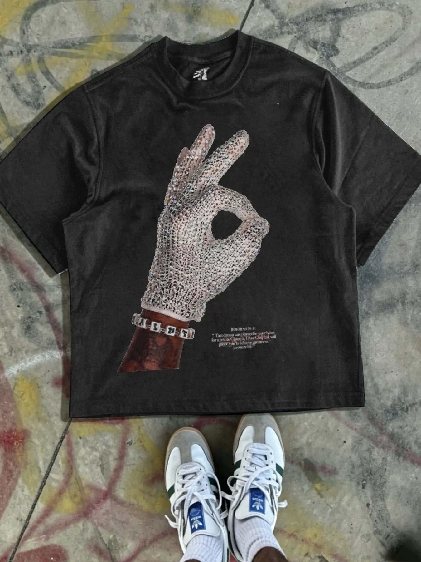 1 PCS loose pure cotton graphic T-shirt featuring American hip-hop retro style, rhinestone texture mesh gloves, and an OK gesture print; unisex design suitable for all seasons—ideal for beach trips, Y2K summer outfits, rap music festivals, campus events