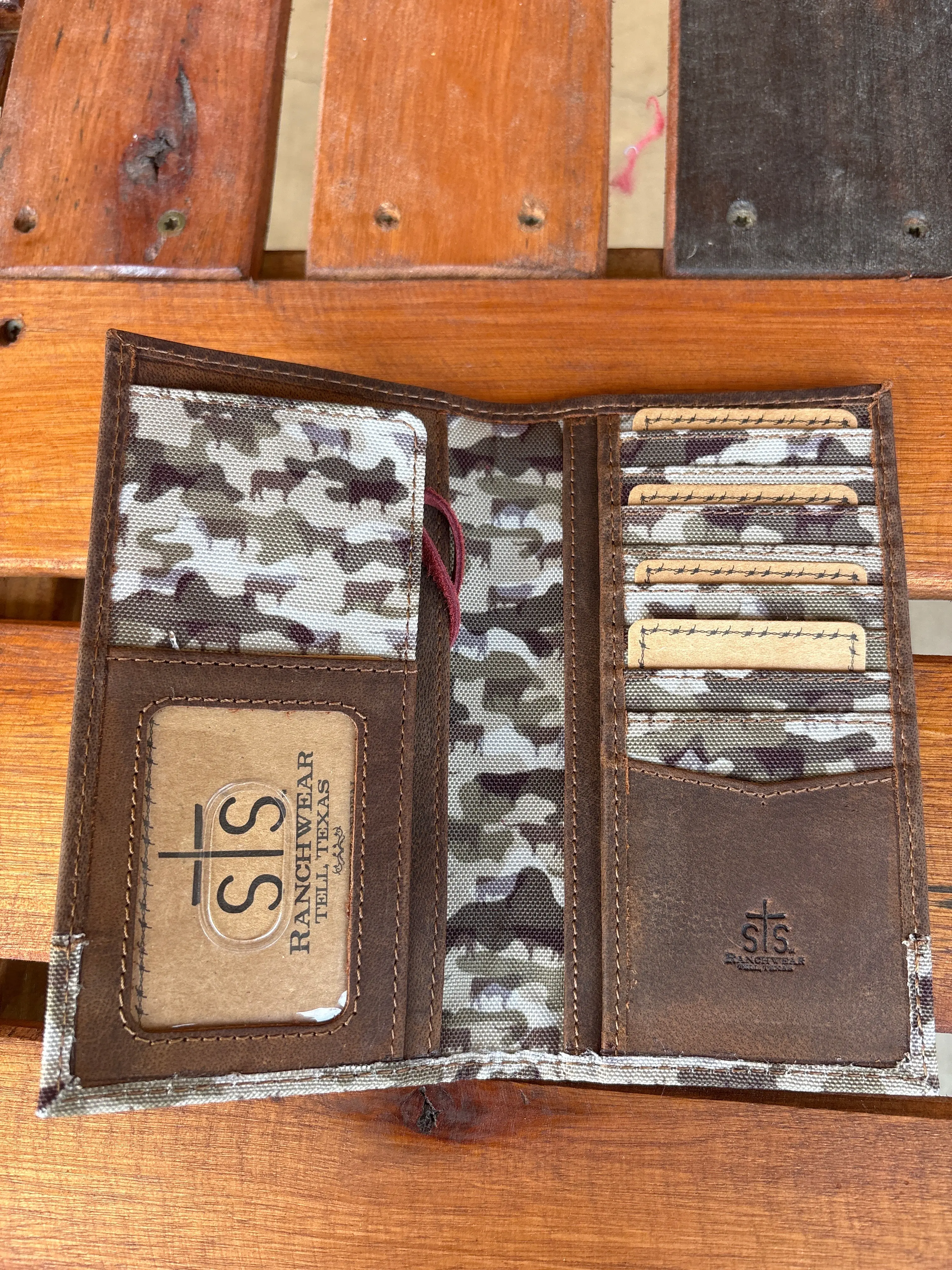 STS Bull Camo Long Bifold