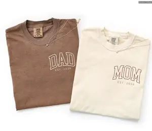 Mom and Dad Est 2026 T-Shirt, Daddy and Mommy Shirt, New Dad and Mom Gift, Pregnancy Reveal Tee, Trendy New Parents Top, Fathers Day Print Tee, Andrew Clothings