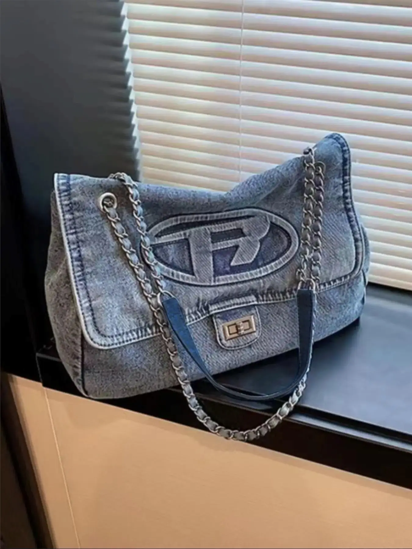 Women's Fashion Letter Pattern Tote Bag, Summer Vintage Twist Design Chain Shoulder Bag for Daily Used, All-match Casual Commuting Bag