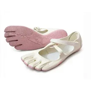 Pink mesh ballet flats: Provides breathability and comfort for bare feet, with a stylish split-toe design flat