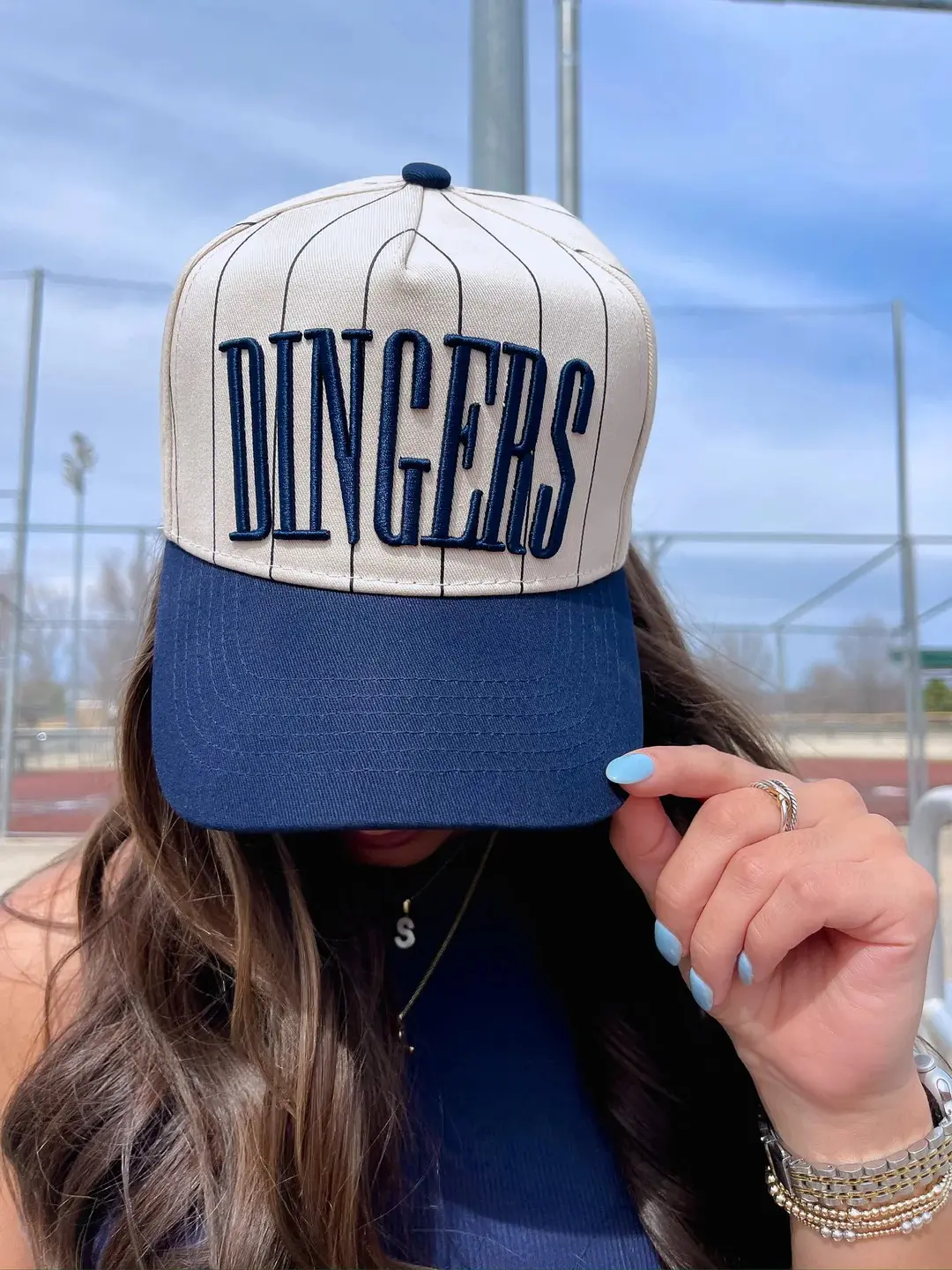 DINGERS Vintage Pinstripe Trucker Hat for Men & Women – Retro Baseball Cap, Adjustable Snapback, Classic Striped Baseball Hat for Game Day, Summer Streetwear & Everyday Wear