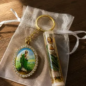 Recuerdos para Bautizo, Communion y Comfirmacion mini 12pcs mini cirios and 12pcs keychains free bags included 24pcs in total