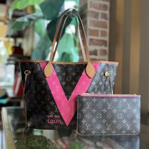 Pre-owned Louis Vuitton canvas Shoulder Bags Neverfull MM Limited Edition V Monogram Tote Bag
