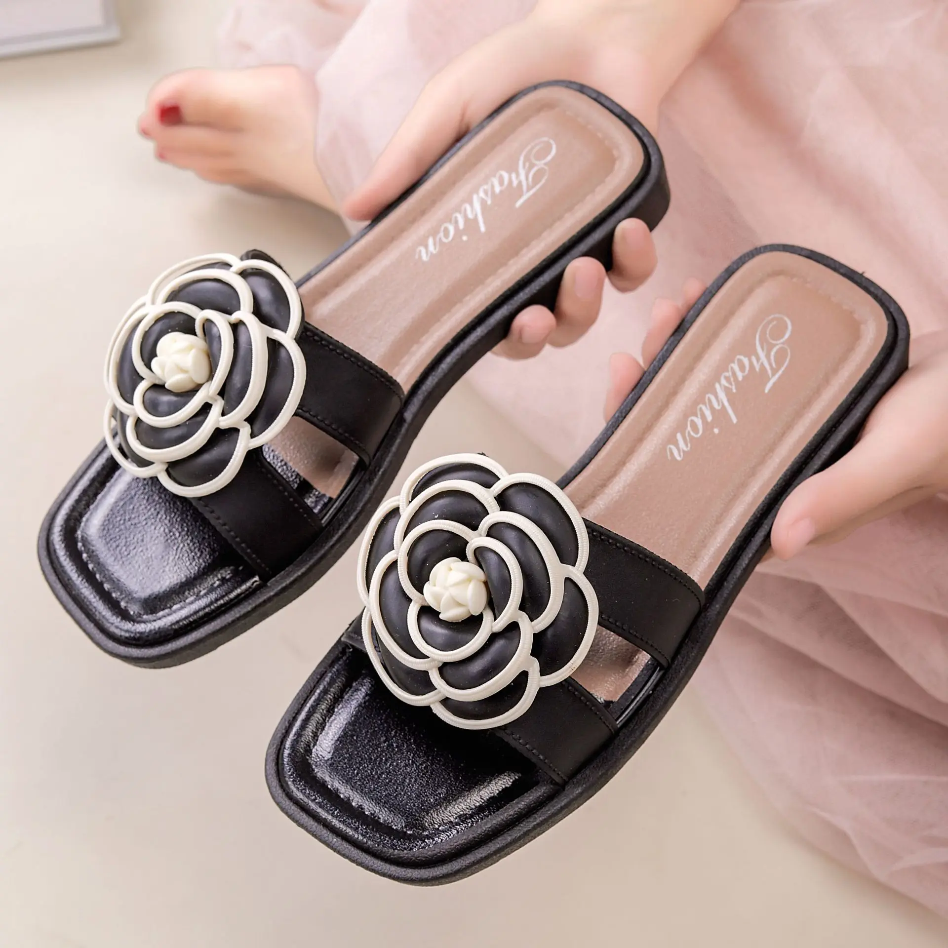 Elegant Camellia Pure Black