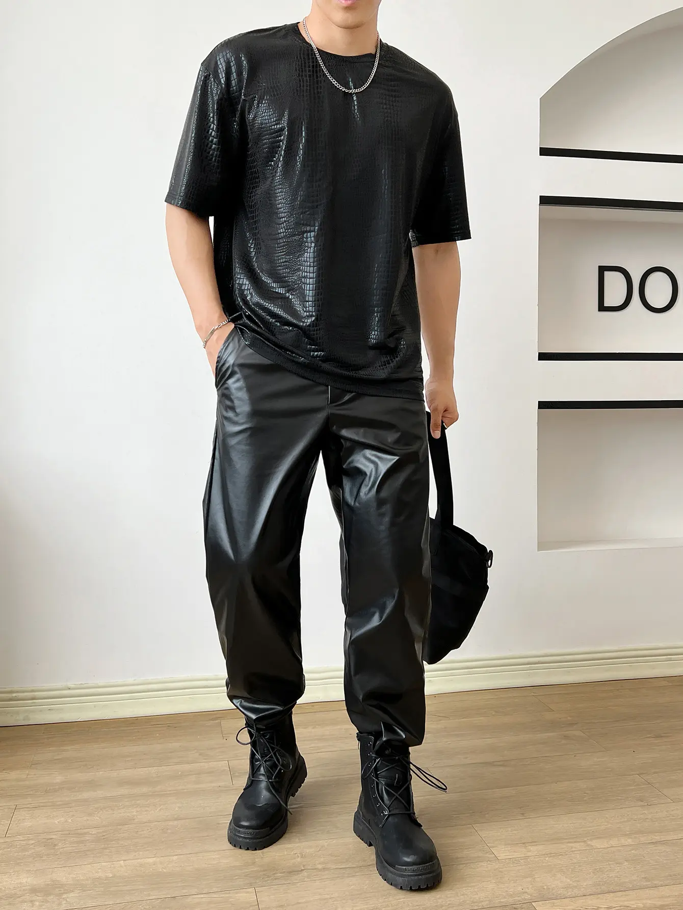 Men's Oversized PU Leather Printed Short Sleeve Round Neck