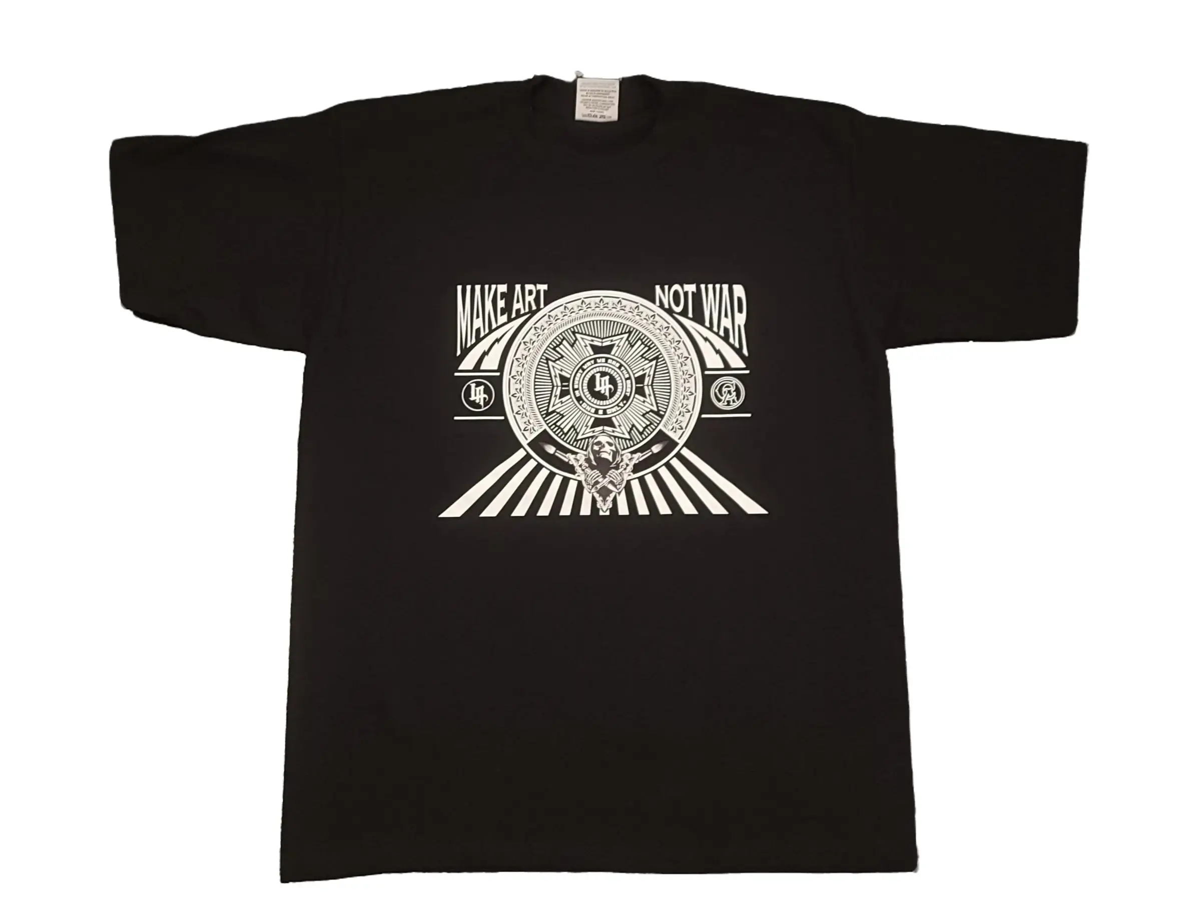 t-shirt P short sleeve make art not war