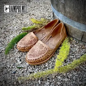 Womens Mexican Sandals, Handmade Leather Huaraches Sandals ,Sandalias Huaraches Mexicanos ,Mexican Leather Shoes, Huarache JOEL TOOLED TAN