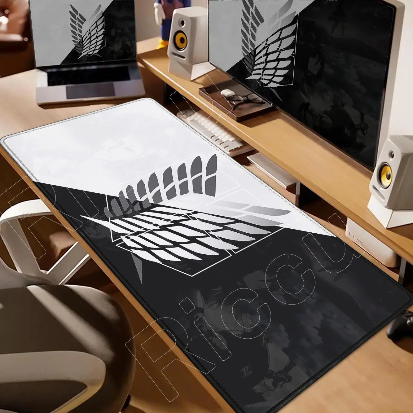New HD Printing Attack on Titan Anime Desk Mat Large Lock Edge Mouse Pad Computer Mousepad Gaming Laptop Keyboard Mouse Mats Rug