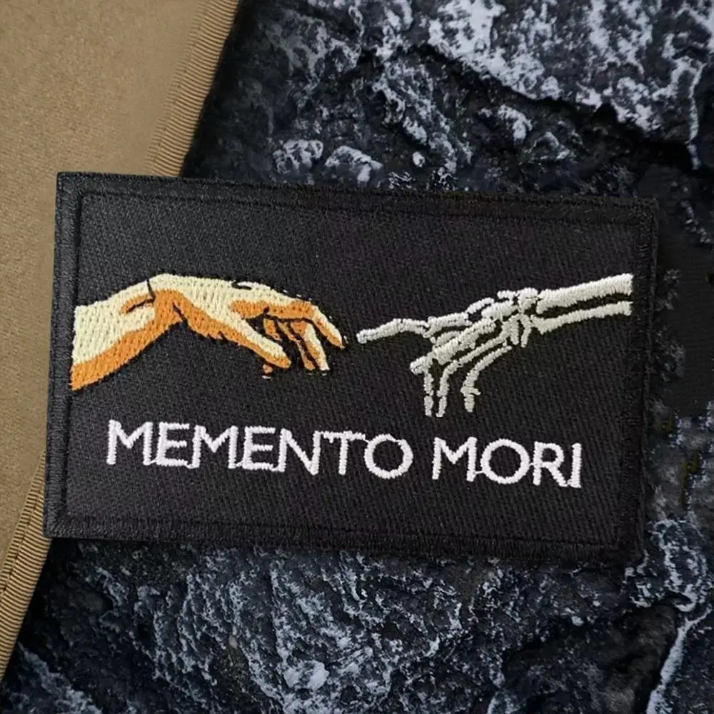 Memento Mori Skull Finger Embroidery Patches Hook&Loop Black Templar Game Armband Military Backpack Clothes Morale Badge Patch Design Patch Embroidered