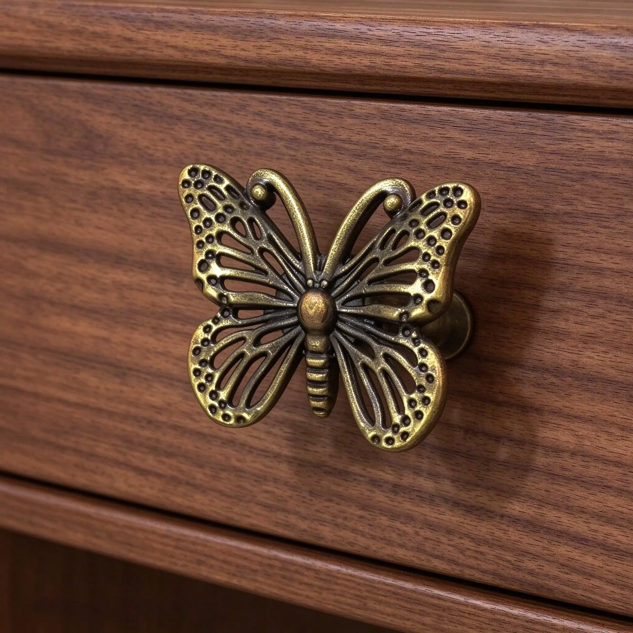 6Pcs Vintage Hollow Carved Butterfly Cabinet Knobs, Antique Bronze Drawer Pulls, Decorative Dresser Knob, Retro Furniture Hardware for Wardrobe, Cupboard, DIY Home Decor