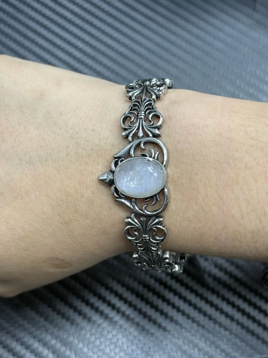 Leah(12253)gc.Moonstone copper bangle