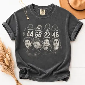 Comfort Colors Briar University Graham 44 Y2k Graphic Tee, Off Campus Briar U Logan Di Laurentis Tucker BookTok Unisex T-Shirt - Perfect Gift for Fans