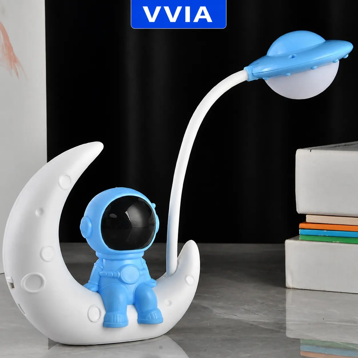 White Astronaut Desktop Mood Light, Small Versatile USB Mobile Lamp, Practical Decorative Ornament for Christmas Party Decorations & Kids' Writing Nursery Use, Lantern