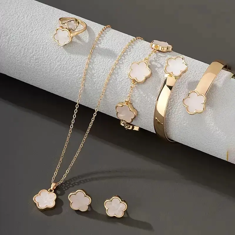 Lucky Flower Design Pendant Jewelry Set, Gifts for Her, Fashion Necklace & Ring & Bracelet & Earrings, Casual Matching Dainty Jewelry Set for Women, Trendy All-match & Exquisite Cute Floral Jewelry Set for Gift, Women Gifts