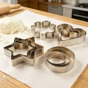12 piece stainless steel biscuit cutting machine set, practical home baking style, various shapes of flowers/hearts/stars/circles, very suitable for cutting biscuits, sandwiches, fruit/vegetable shapes, very suitable for daily baking