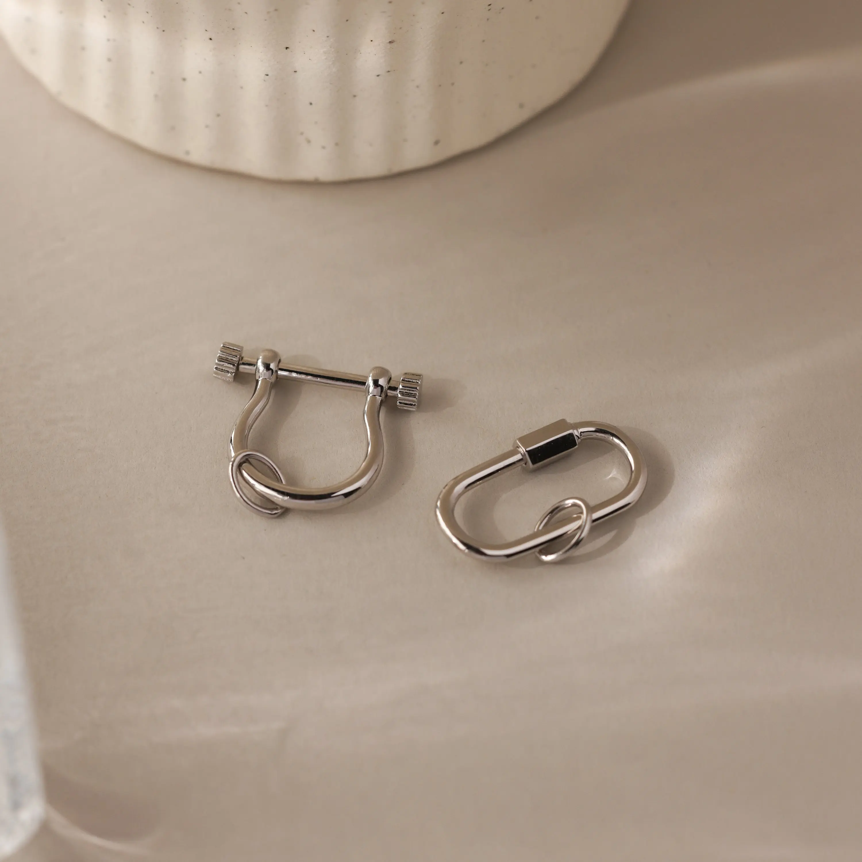 Bar & Carabiner Charm Set in Silver by Caitlyn Minimalist - Set of 2: Silver Carabiner Charm Holder for Necklace & Bracelet - Charm Jewelry - Birthday Gift for Her