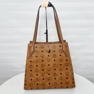 Pre-owned MCM Leather Shoulder Bags 7.8'' R14709 Shoulder Bag C19486208009 0611 T5 Betsy