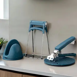 Five-piece set: heat-resistant clips, non-slip pot pads, kitchen heat-resistant gloves, stainless steel bowl lifter and tray lifter.