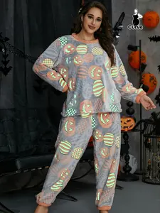【Plus Size】 Halloween Two-Piece Set Glow in The Dark Pumpkin Print Crew Neck Sleep Top & Pants Coral Fleece Pyjama Set, Casual Comfy Round Neck Long Sleeve Top & Trousers PJ Set, Women's Sleepwear for Fall & Winter, Casual Comfy Pajama